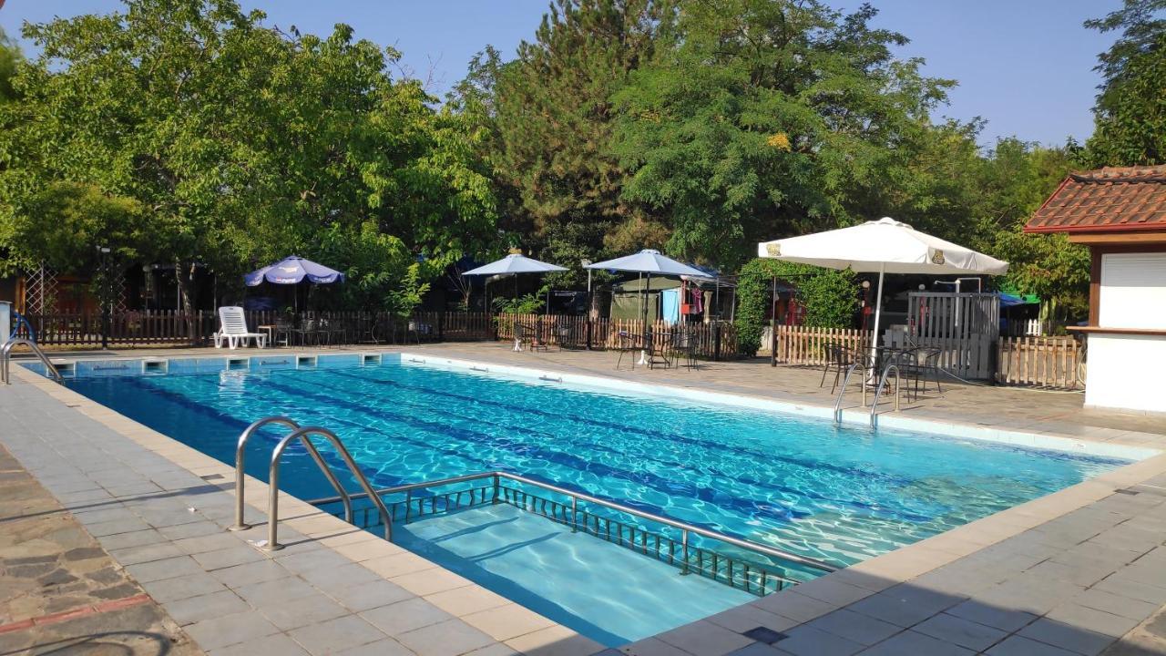 Camping Mitikas And Bungalows Pláka Litóhoru Kültér fotó