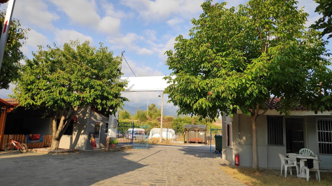 Camping Mitikas And Bungalows Pláka Litóhoru Kültér fotó