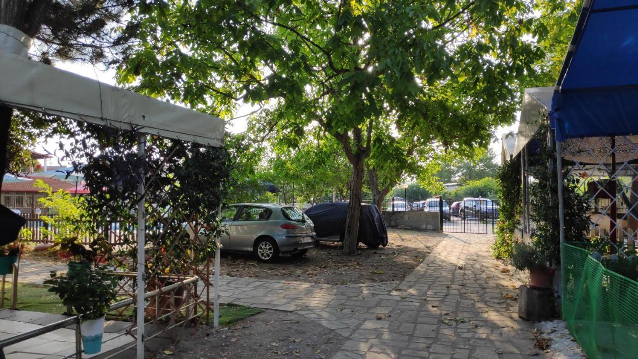 Camping Mitikas And Bungalows Pláka Litóhoru Kültér fotó