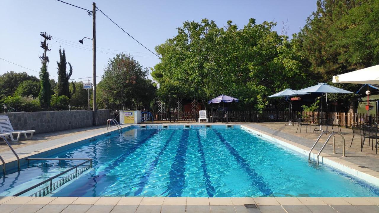 Camping Mitikas And Bungalows Pláka Litóhoru Kültér fotó