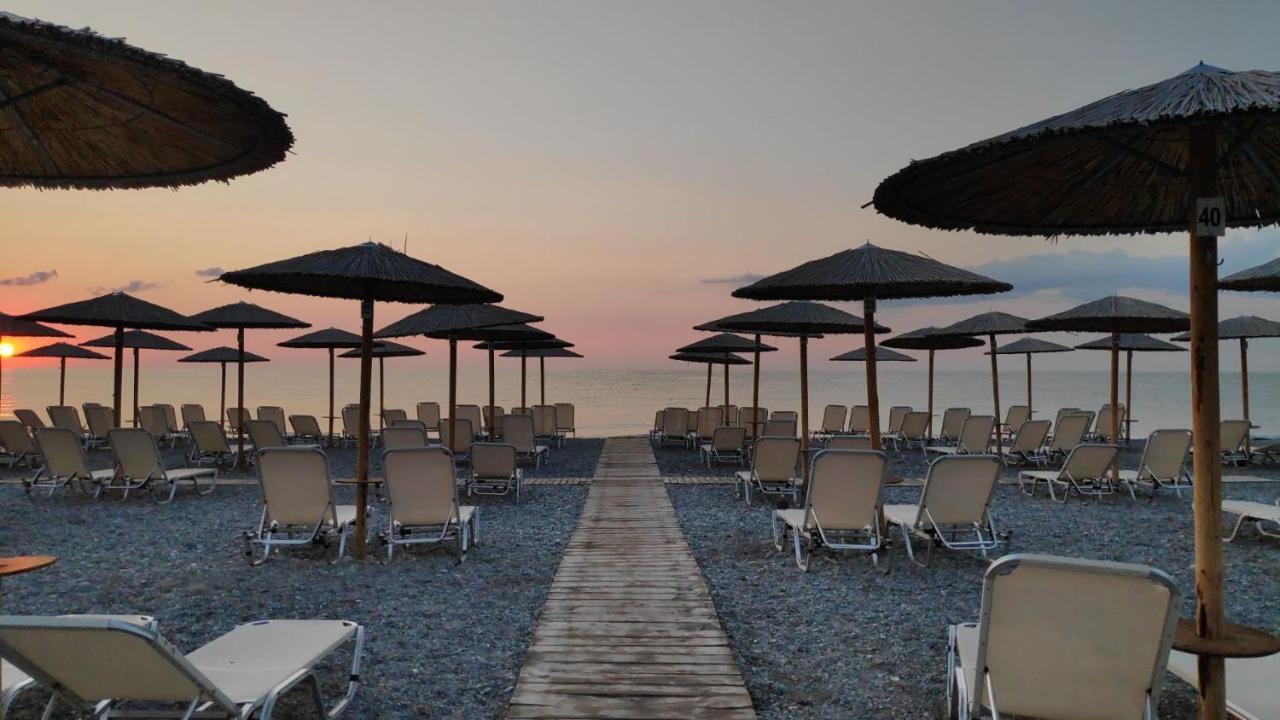 Camping Mitikas And Bungalows Pláka Litóhoru Kültér fotó